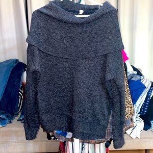 Wishlist S/M gray/black sweater with oversized neck
